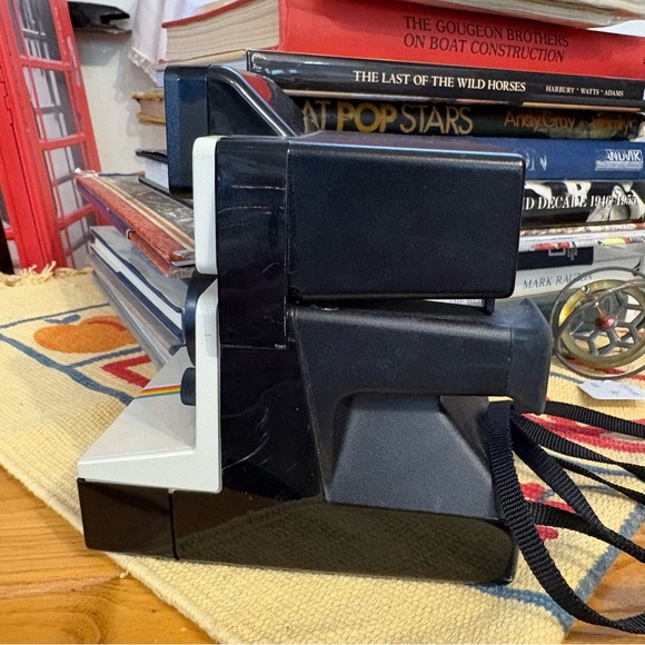 Vintage Polaroid OneStep SX-70 Land Camera with a Q-Light Flash attachment - Picture 5 of 11